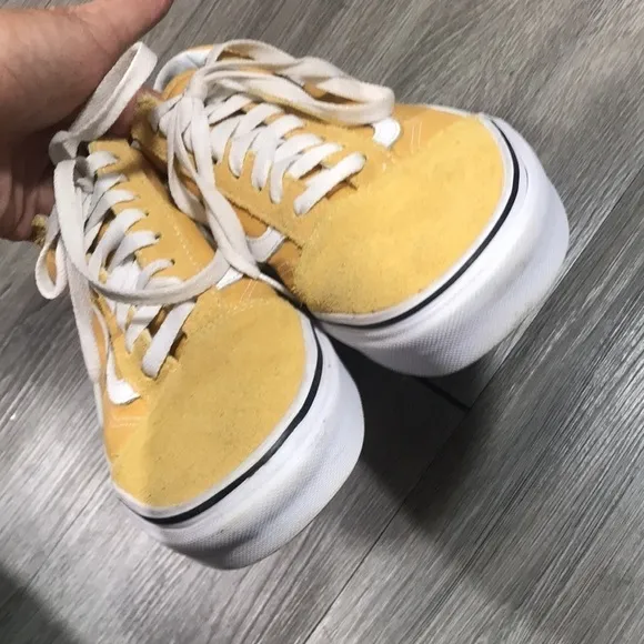 Vans Old Skool Yellow &amp; White Skate Shoes size 8 men’s 9.5 womens