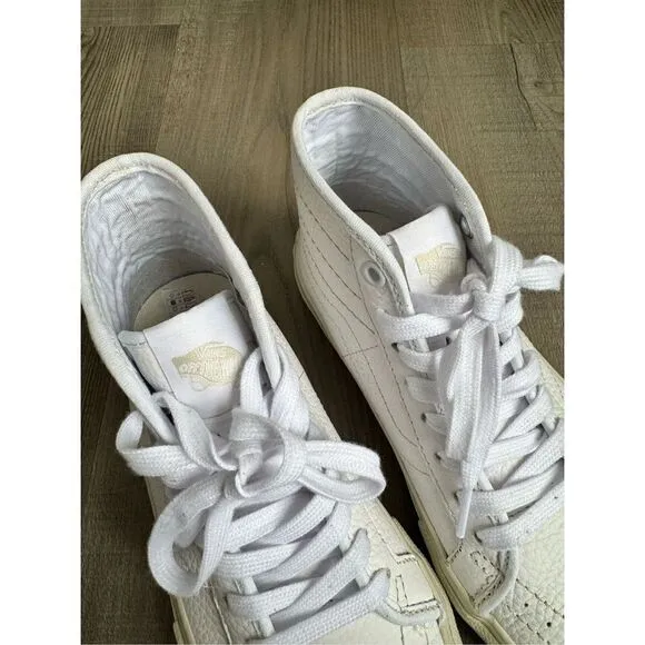 Vans Men’s 5.5 White Leather Hi Top Skate Shoes Sneakers Lace Up NWOT
