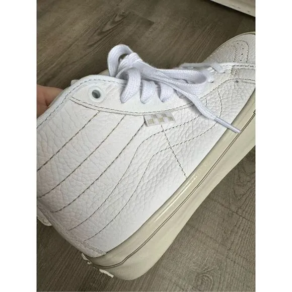 Vans Men’s 5.5 White Leather Hi Top Skate Shoes Sneakers Lace Up NWOT