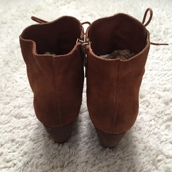 VERY VOLATILE Rust Suede Lace Up Wedge Boots Sz 7