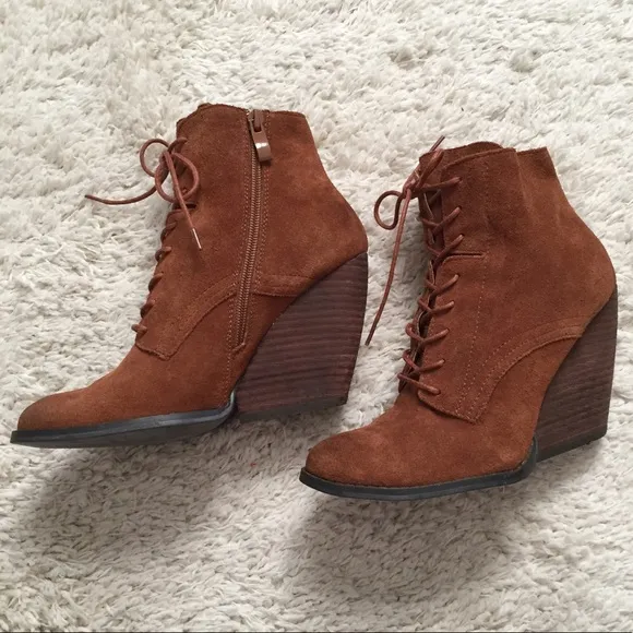 VERY VOLATILE Rust Suede Lace Up Wedge Boots Sz 7