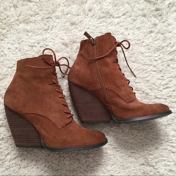 VERY VOLATILE Rust Suede Lace Up Wedge Boots Sz 7
