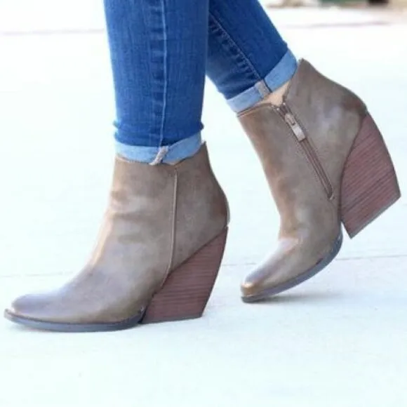 Very Volatile Whitby Boots Khaki Distressed Suede Leather Wedge Booties Sz 10