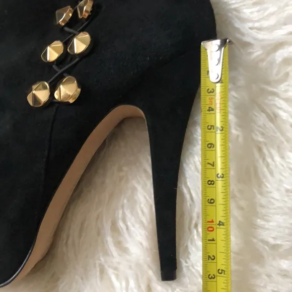 Vince Camuto Women's Jardine Black Genuine Soft Suede Heeled Booties Boots