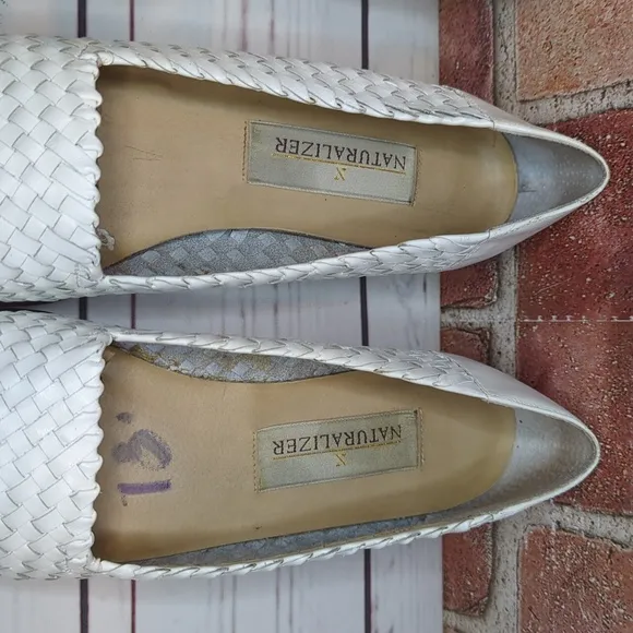 Vintage Naturalizer Women's 7.5 White Woven Leather Summer Flats 90s Y2K Sandals