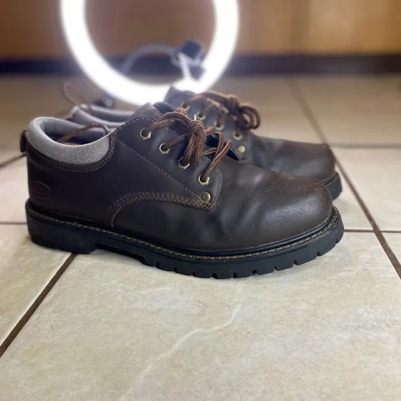 Vintage Y2K Skechers Mens leather shoes