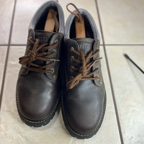 Vintage Y2K Skechers Mens leather shoes