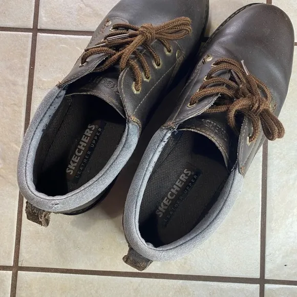 Vintage Y2K Skechers Mens leather shoes