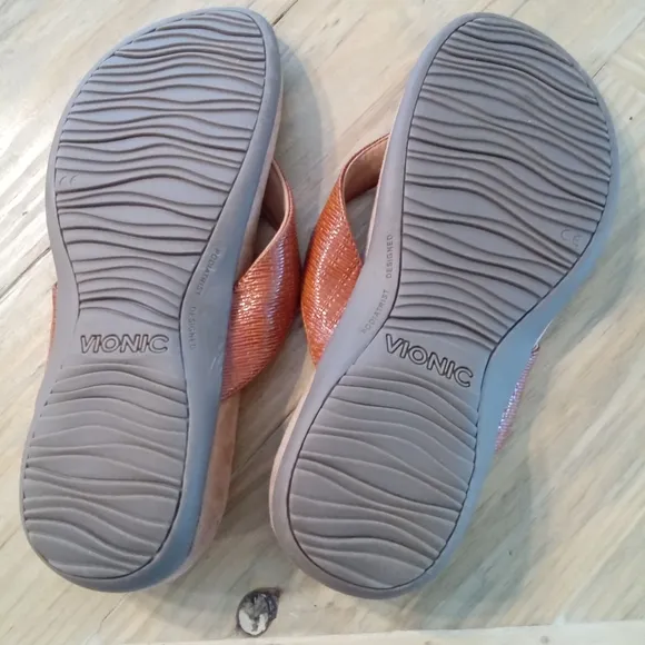 Vionic Hilda Woven Patern Faux Leather Women's Tan Sandals Size 9