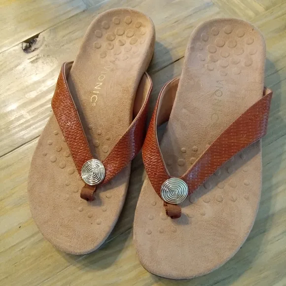 Vionic Hilda Woven Patern Faux Leather Women's Tan Sandals Size 9
