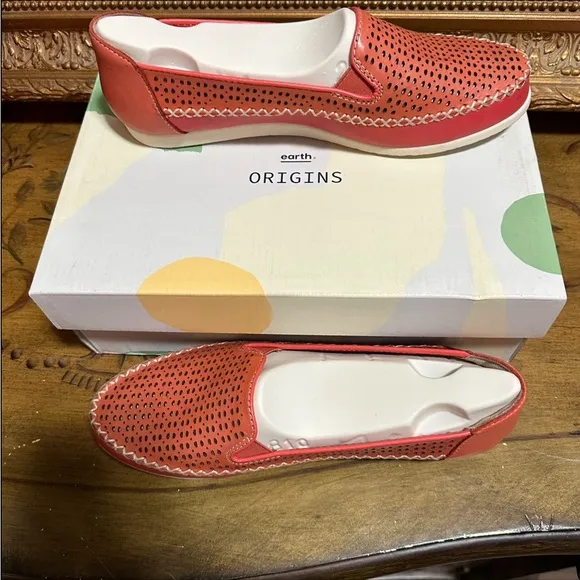 WOMEN'S EARTH ORIGINS LIZZY SLIP-ON SHOES Boat Shoes Slip On Size 9.5 W NEW