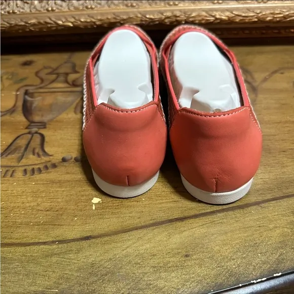 WOMEN'S EARTH ORIGINS LIZZY SLIP-ON SHOES Boat Shoes Slip On Size 9.5 W NEW