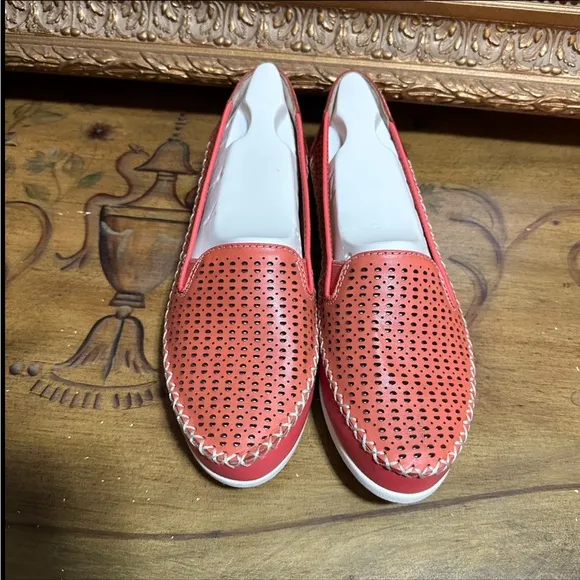 WOMEN'S EARTH ORIGINS LIZZY SLIP-ON SHOES Boat Shoes Slip On Size 9.5 W NEW