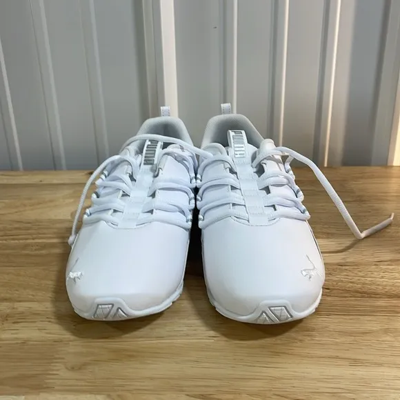 Womens Puma Shoes White on White Size 7.5