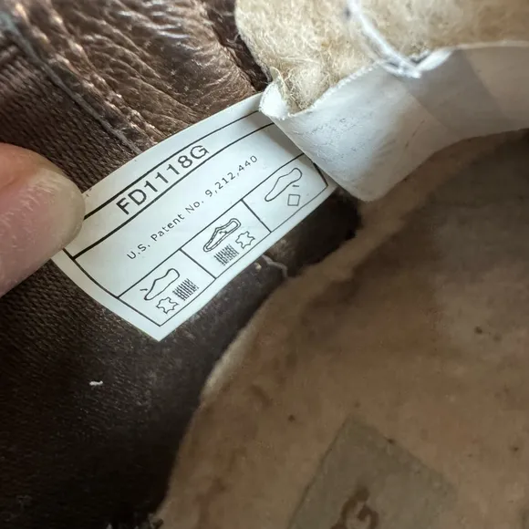 Women's UGG Brown Suede Chelsea Bonham II Boots Size 8 Sheepskin Lined