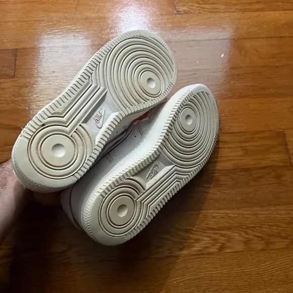 Womens White Velcro Nike Air Force Ones Low Tops