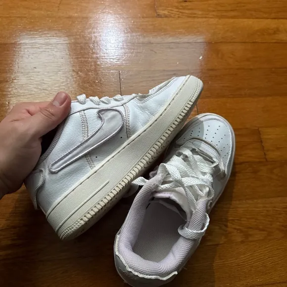Womens White Velcro Nike Air Force Ones Low Tops