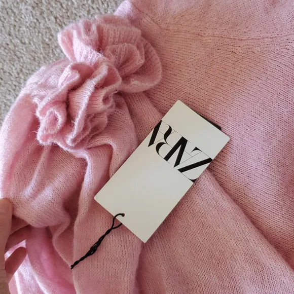Zara raised floral knit top pastel pink
