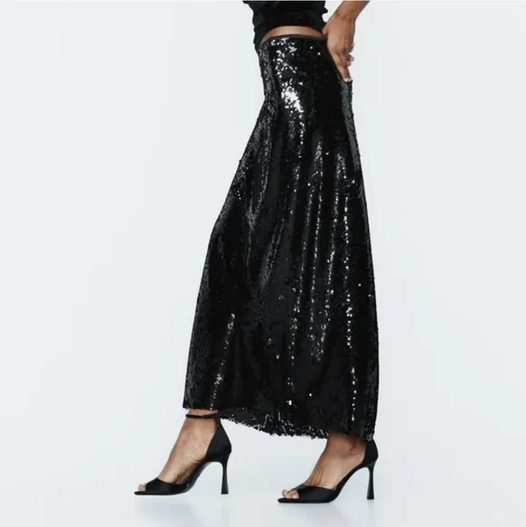 ZARA SEQUIN MIDI SKIRT size XS Black
